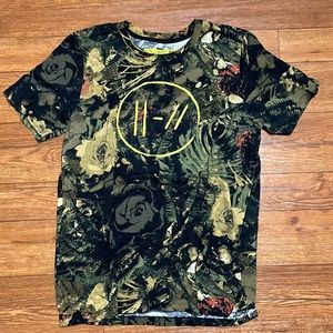 Size Medium band t-shirt for tøp